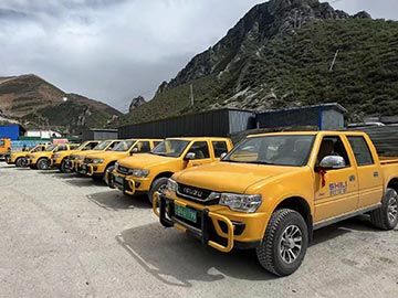 西藏7臺運(yùn)料車FL-1.5